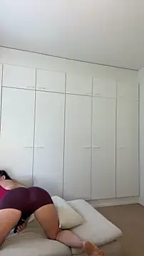 MilkyHoneyLullabies online show from July 31, 2026, 8:25 am