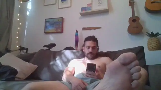 Snapshot of Mclozzz chatting on July 7, 2026, 7:23 am Mclozzz online show from July 7, 2026, 7:23 am