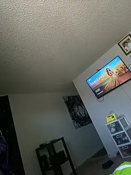 LargeDominoes online show from July 6, 2026, 5:26 pm