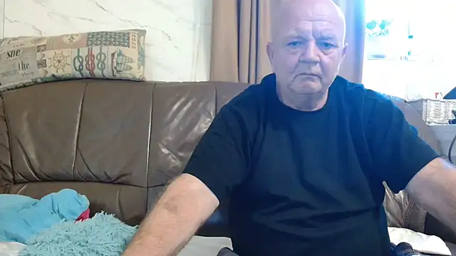 fullballs6 online show from June 18, 2026, 4:33 pm
