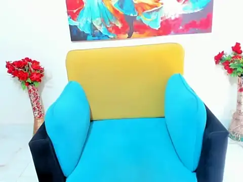 evaaelfiee online show from July 6, 2026, 3:14 am