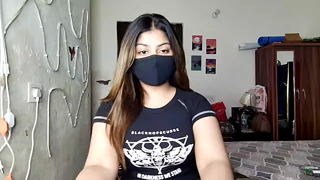Snapshot of Hoty-Shivangi chatting on July 10, 2026, 11:35 am Hoty-Shivangi online show from July 10, 2026, 11:35 am