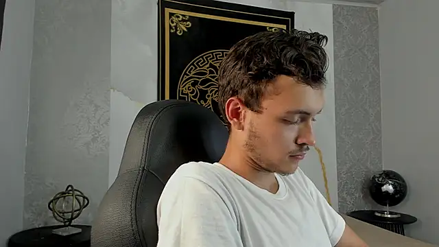 Desmon Clark online show from January 30, 2025, 1:22 am