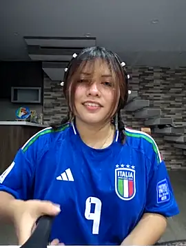 Snapshot of Elsa_sweet chatting on June 15, 2026, 1:19 am Elsa sweet online show from June 15, 2026, 1:19 am
