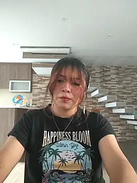Snapshot of Elsa_sweet chatting on June 17, 2026, 9:05 pm Elsa sweet online show from June 17, 2026, 9:05 pm