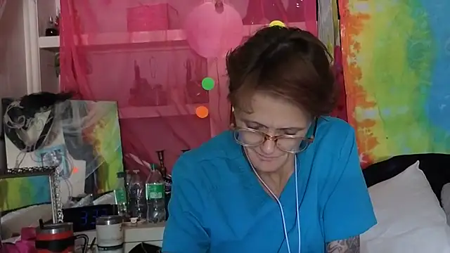 ivylee31 online show from July 14, 2026, 8:36 pm
