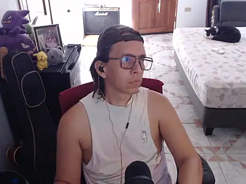 Snapshot of Pit_xxz chatting on June 21, 2026, 5:48 pm Pit xxz online show from June 21, 2026, 5:48 pm