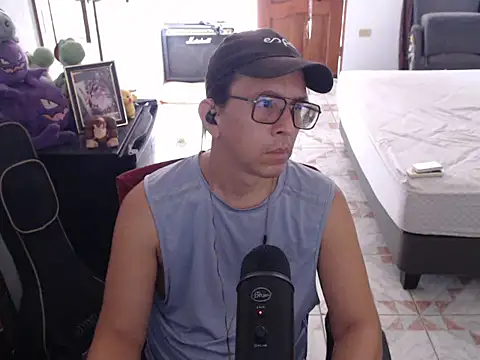 Snapshot of Pit_xxz chatting on July 17, 2026, 4:34 pm Pit xxz online show from July 17, 2026, 4:34 pm