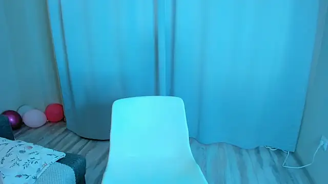 Mimi Mira online show from July 30, 2026, 10:14 am