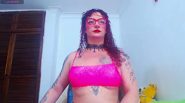 Skarleth77 online show from March 13, 2025, 8:48 am