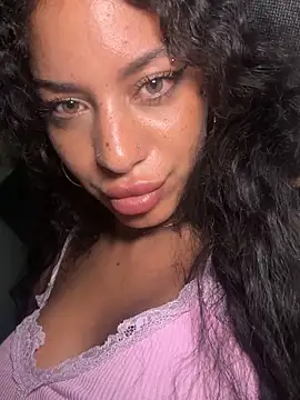 AlyssaHottv  online show from April 22, 2026, 10:11 pm