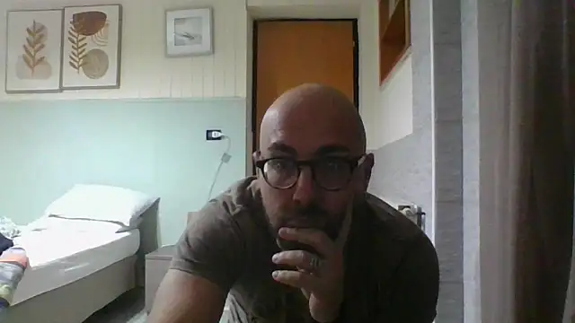 Snapshot of darione_90 chatting on February 19, 2025, 4:55 pm darione 90 online show from February 19, 2025, 4:55 pm