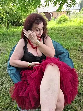 GypsyEsmeralda online show from June 12, 2026, 12:37 pm