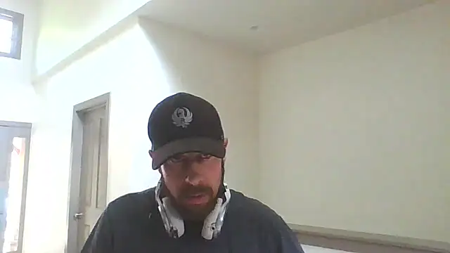 axelongshaft69 online show from May 1, 2026, 10:58 pm