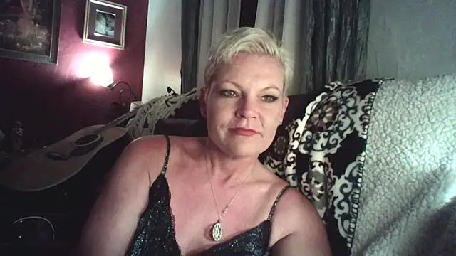 jadegilf1 online show from August 1, 2026, 4:34 am
