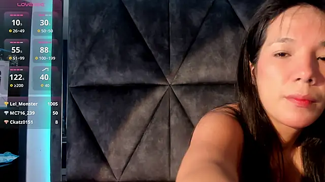 Snapshot of LuciaMoretti_ chatting on June 17, 2026, 3:42 am LuciaMoretti online show from June 17, 2026, 3:42 am