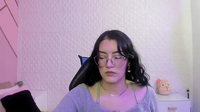 Violetaa diazz online show from May 23, 2026, 10:03 pm