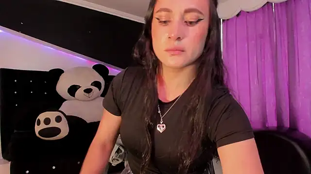 Coral Gibson online show from July 7, 2026, 1:26 pm