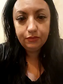 Snapshot of Veronica-Celie chatting on June 3, 2026, 8:03 pm Veronica-Celie online show from June 3, 2026, 8:03 pm