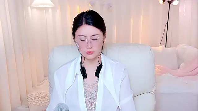 Daisy7 11 online show from July 15, 2026, 1:16 pm