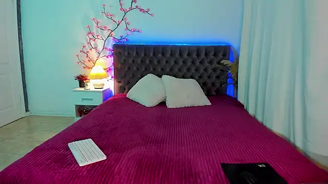 CurlyDreams online show from June 27, 2026, 7:30 pm