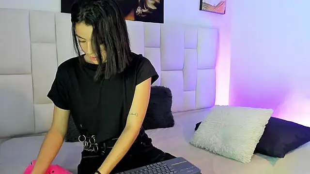Antonella Fontanna online show from February 23, 2025, 4:39 am