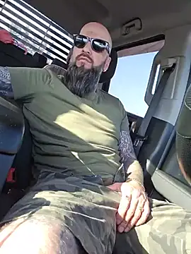 Snapshot of Beardedtattood chatting on July 2, 2026, 11:49 am Beardedtattood online show from July 2, 2026, 11:49 am