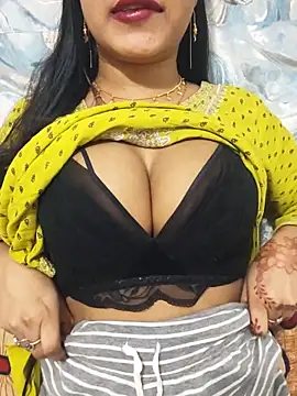 Snapshot of Sania-Love chatting on June 5, 2026, 11:32 pm Sania-Love online show from June 5, 2026, 11:32 pm