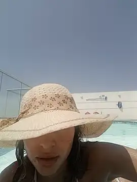 Karolgood3 online show from June 27, 2026, 4:01 pm