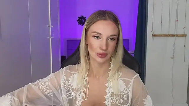 Megan Kira online show from July 10, 2026, 4:39 am