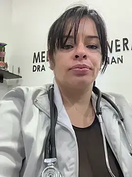 NATHALIA-28  online show from May 6, 2026, 11:48 am