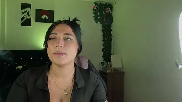 Pauilina online show from May 21, 2026, 9:44 pm