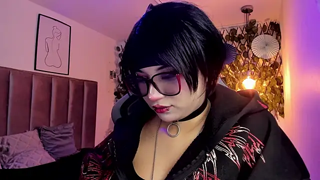 Snapshot of Kitty_Gang chatting on April 21, 2026, 1:42 am Kitty Gang online show from April 21, 2026, 1:42 am