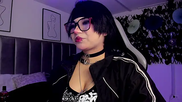 Snapshot of Kitty_Gang chatting on April 22, 2026, 12:35 am Kitty Gang online show from April 22, 2026, 12:35 am