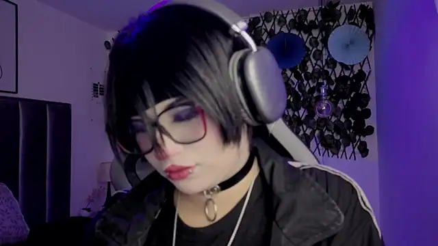 Snapshot of Kitty_Gang chatting on April 30, 2026, 1:23 am Kitty Gang online show from April 30, 2026, 1:23 am