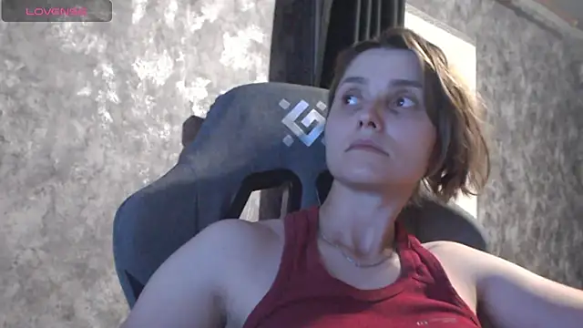 Snapshot of womanstrong78 chatting on July 7, 2026, 2:10 pm womanstrong78 online show from July 7, 2026, 2:10 pm