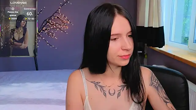 KarolinaBlacks online show from June 14, 2026, 5:42 am