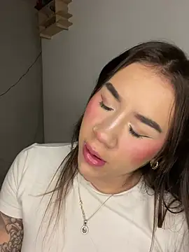 Snapshot of Im_Valen_Cute chatting on June 7, 2026, 4:16 am Im Valen Cute online show from June 7, 2026, 4:16 am