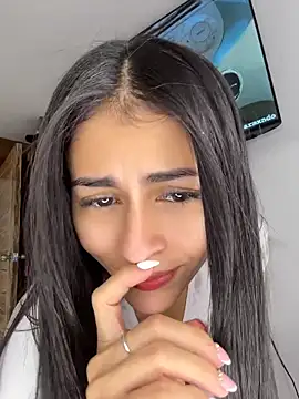 emilie xx  online show from June 3, 2026, 2:19 pm