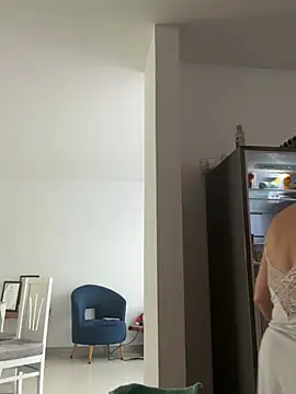 Sharongirl07 online show from July 17, 2026, 12:01 pm