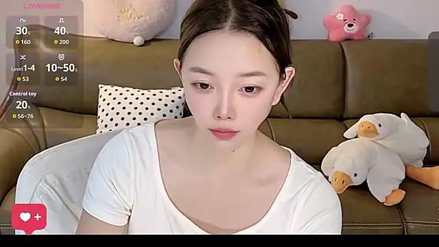 Yilin1999 online show from July 21, 2026, 8:38 am