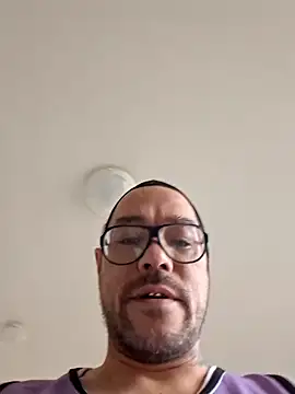 Snapshot of mileflav0r chatting on February 2, 2026, 8:24 am mileflav0r online show from February 2, 2026, 8:24 am