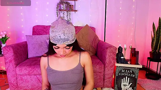 Sara Jhonson online show from July 6, 2026, 1:46 am
