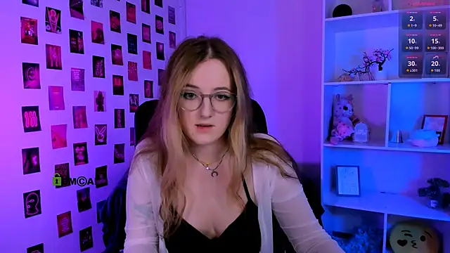 luna berryy online show from July 15, 2026, 6:46 pm