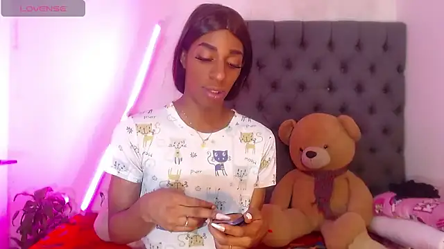 Snapshot of lucianadolll chatting on June 26, 2026, 1:15 pm lucianadolll online show from June 26, 2026, 1:15 pm