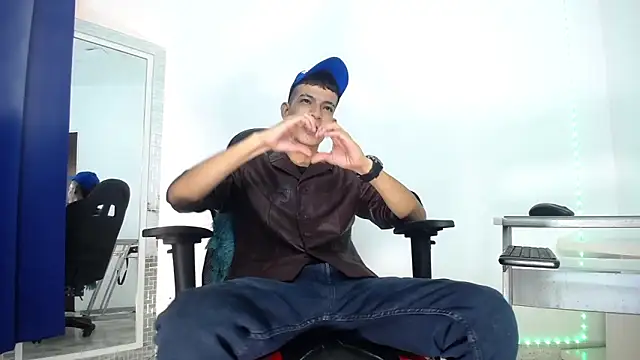 Snapshot of Favel_Gomez7 chatting on December 20, 2024, 12:49 pm Favel Gomez7 online show from December 20, 2024, 12:49 pm
