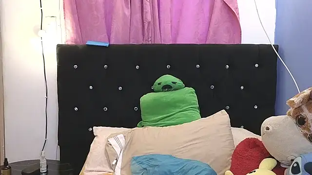 Sweet xuee18 online show from July 24, 2026, 11:36 pm