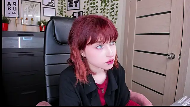 Snapshot of ElizaNik_ chatting on May 12, 2026, 11:24 pm ElizaNik online show from May 12, 2026, 11:24 pm