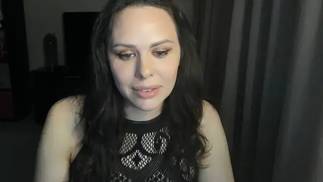 Snapshot of MollyCheiz chatting on June 25, 2026, 10:58 pm MollyCheiz online show from June 25, 2026, 10:58 pm