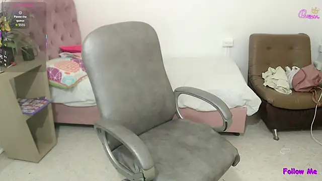 elly willis online show from July 6, 2026, 5:48 pm